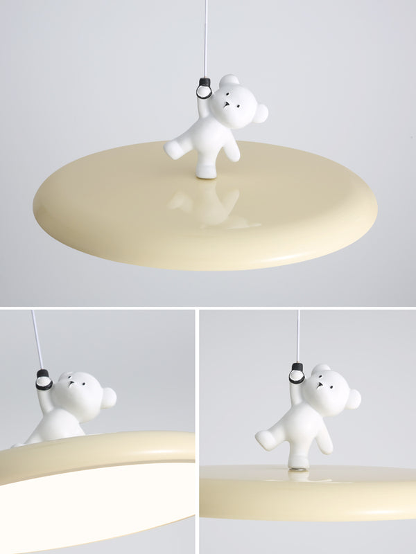 Kreativer Kronleuchter mit Cartoon-Bären