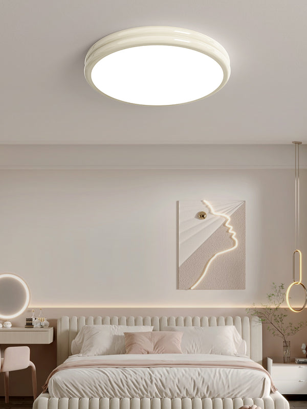 Simple cream style ceiling lamp