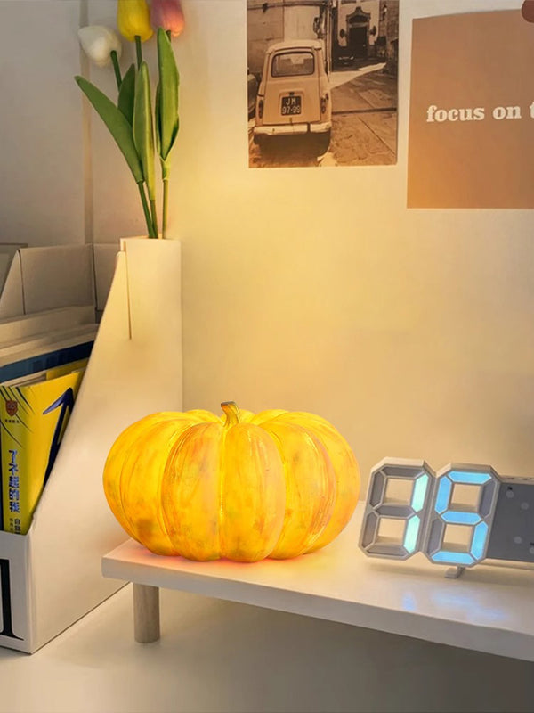 Pumpkin table lamp