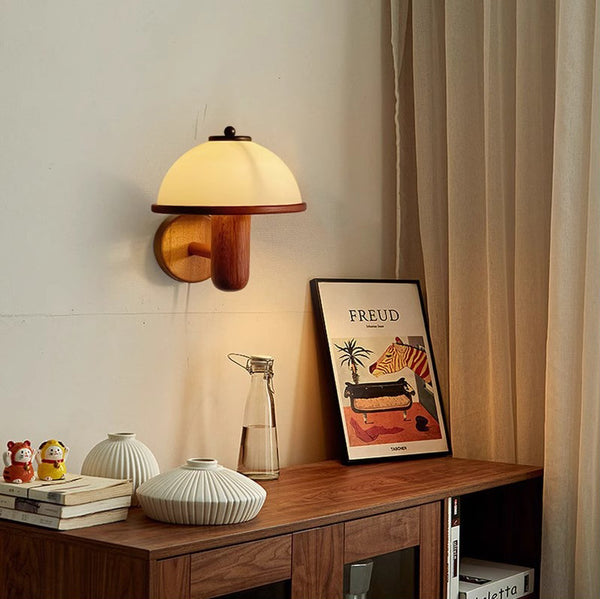 Wandlampe Pilz aus Massivholz