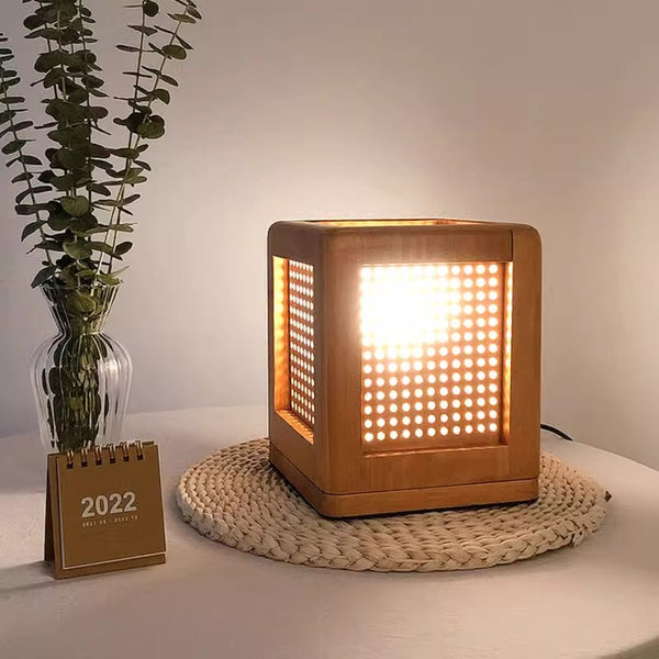 Quadratische Nachttischlampe aus Massivholz