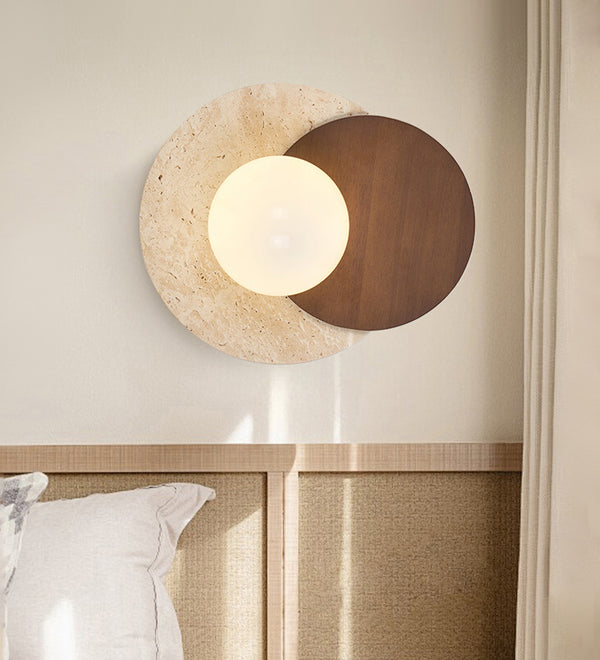 Japanische Wandlampe im Wabi-Sabi-Stil