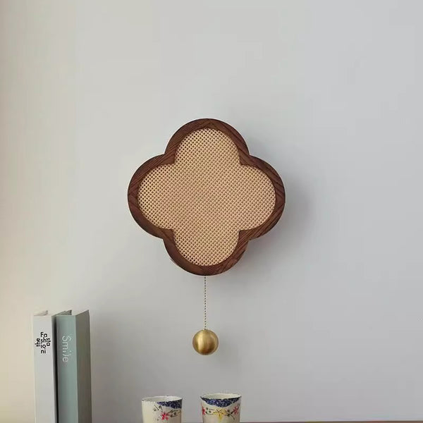 Wandlampe mit vierblättrigem Kleeblatt