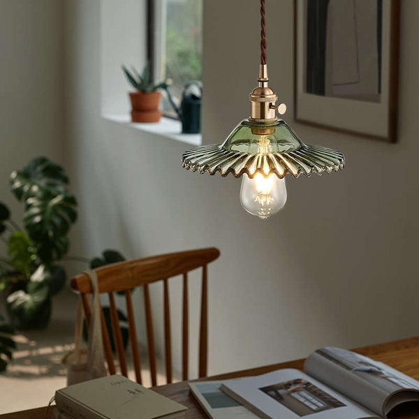 Lustre en verre vert frais