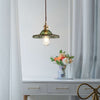 Lustre en verre vert frais