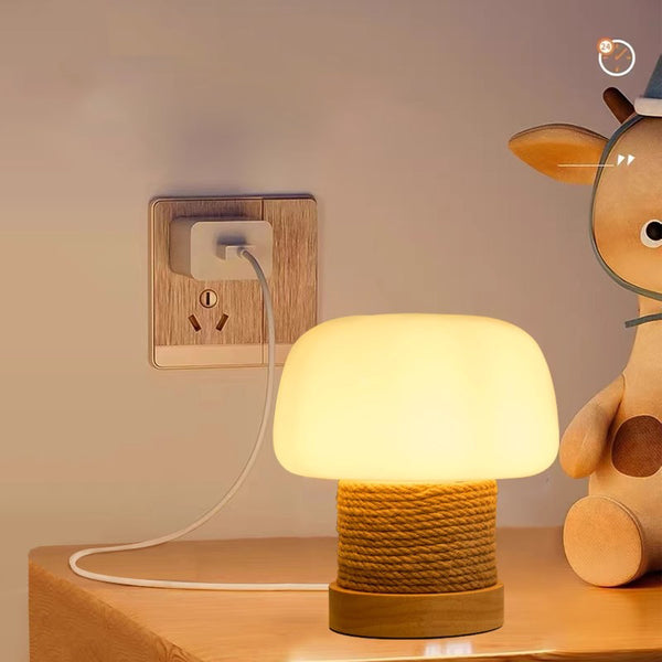 Cremefarbene Tischlampe im Pilz-Stil