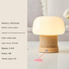 Cremefarbene Tischlampe im Pilz-Stil