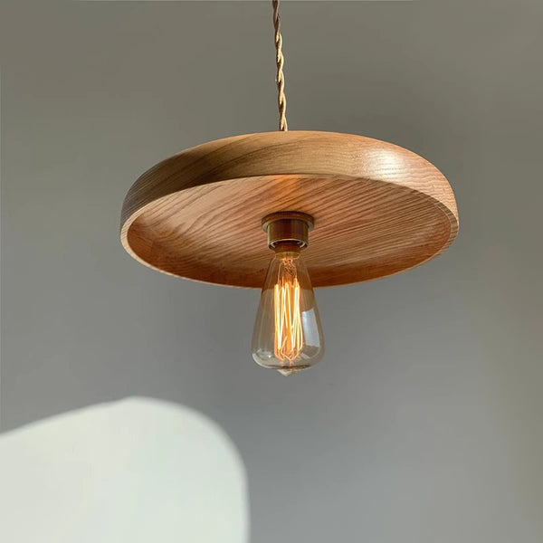 Lustre de salle à manger en bois massif de style médiéval