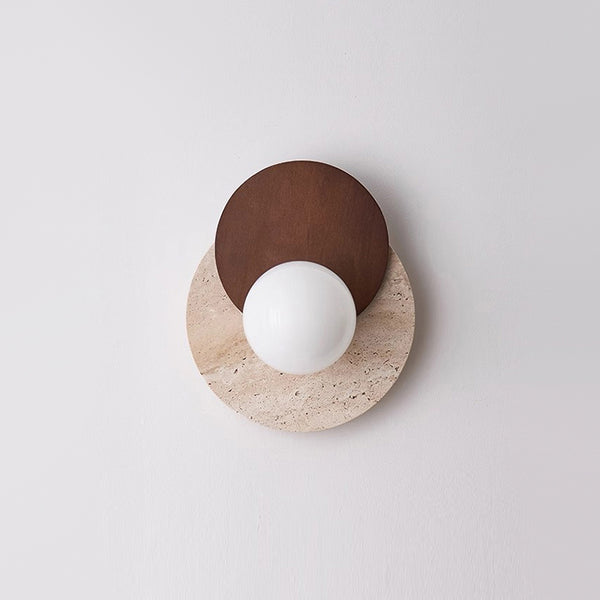 Japanische Wandlampe im Wabi-Sabi-Stil