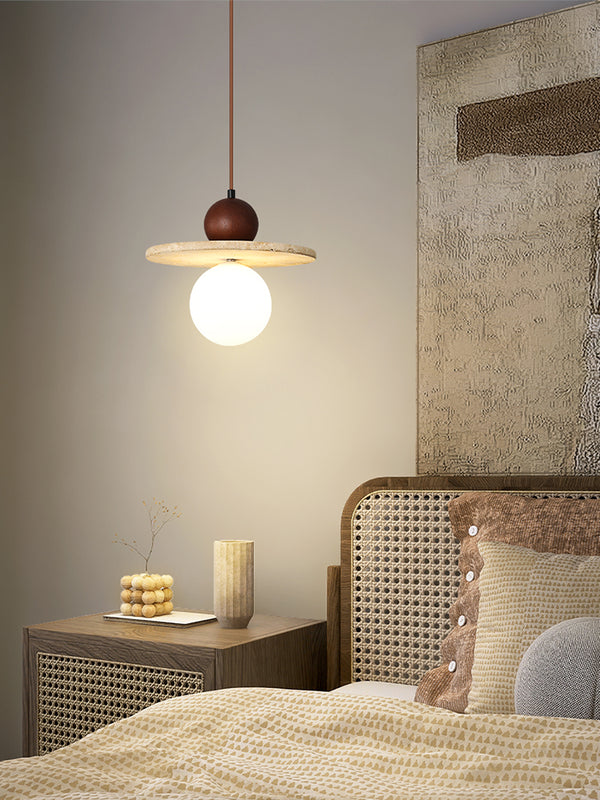 Lustre en travertin jaune français de style Wabi-sabi