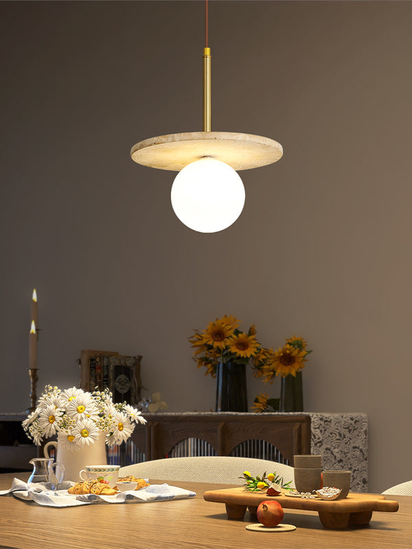 Lustre en travertin jaune français de style Wabi-sabi