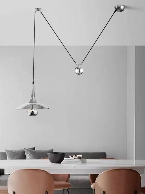 Kreativer UFO-Kronleuchter