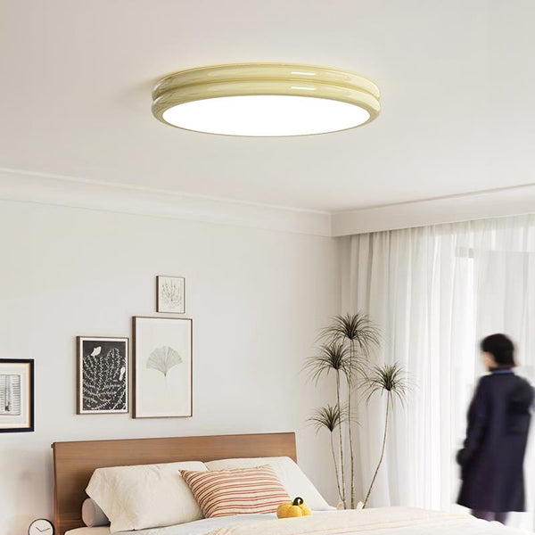 Simple cream style ceiling lamp