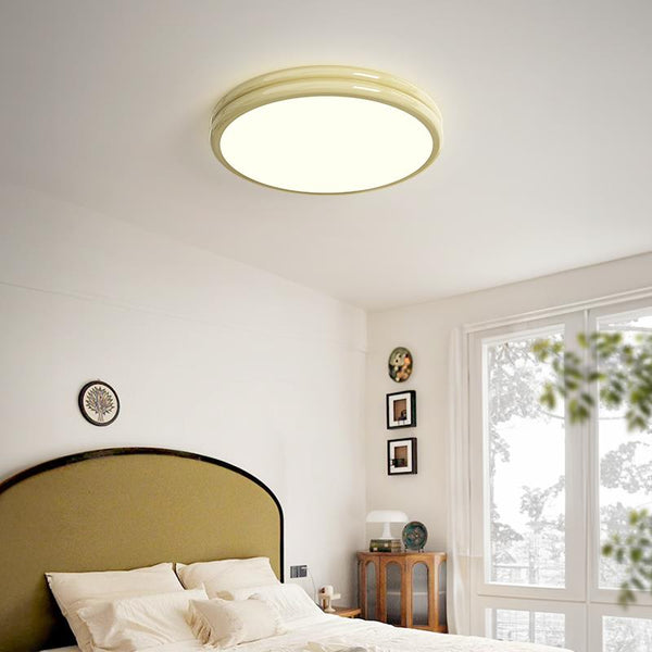 Simple cream style ceiling lamp