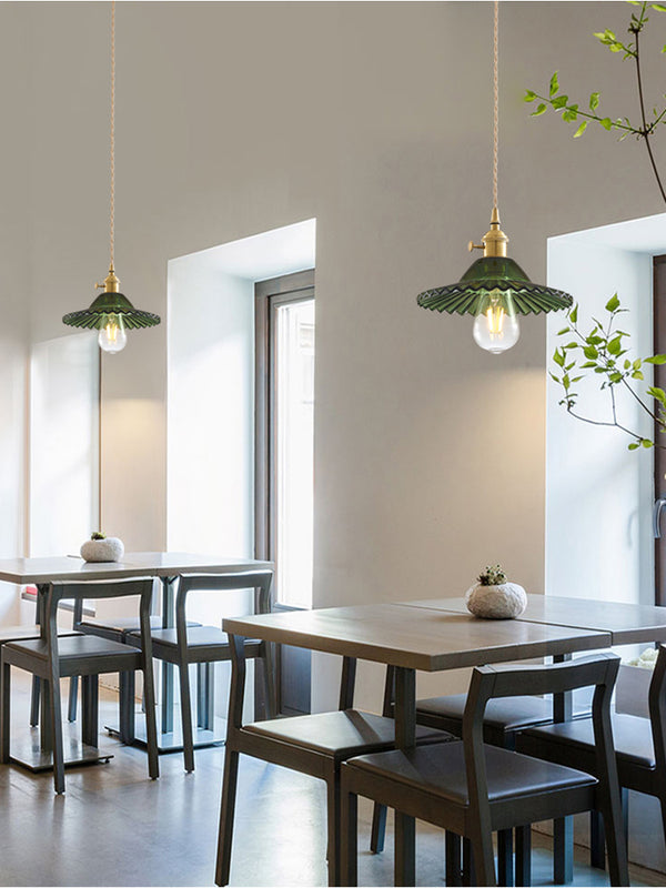 Lustre en verre vert frais
