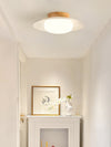 Deckenlampe aus cremefarbenem Strohhut