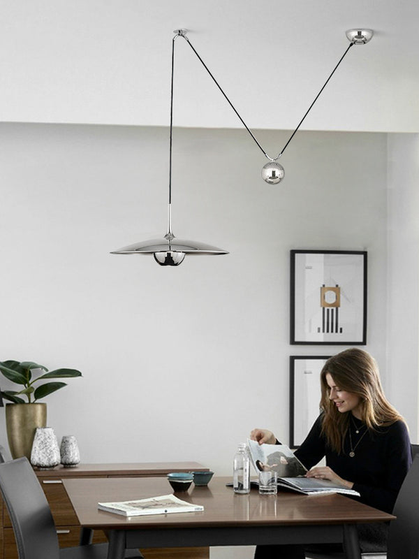 Kreativer UFO-Kronleuchter