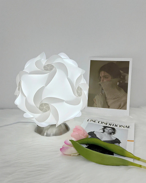 Bedroom spherical petal table lamp