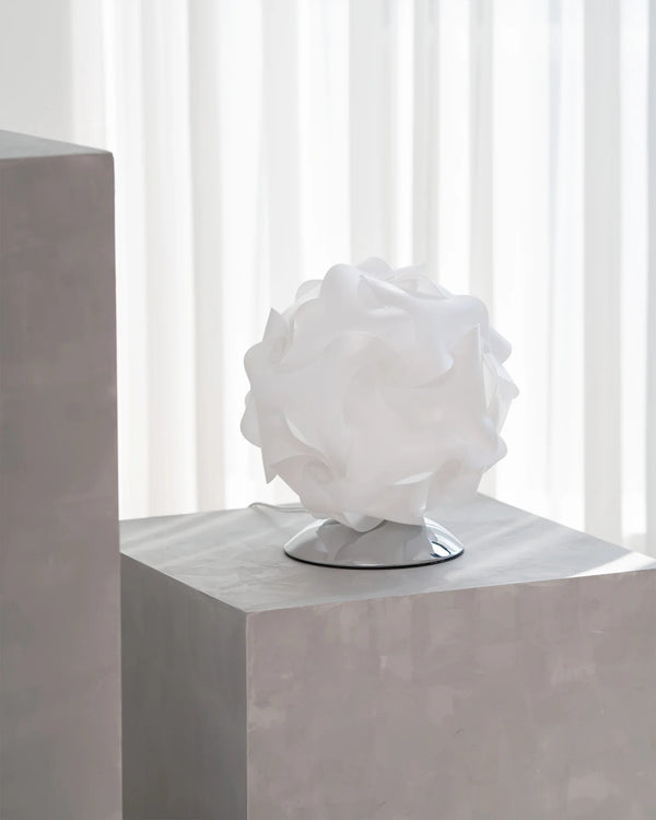 Bedroom spherical petal table lamp