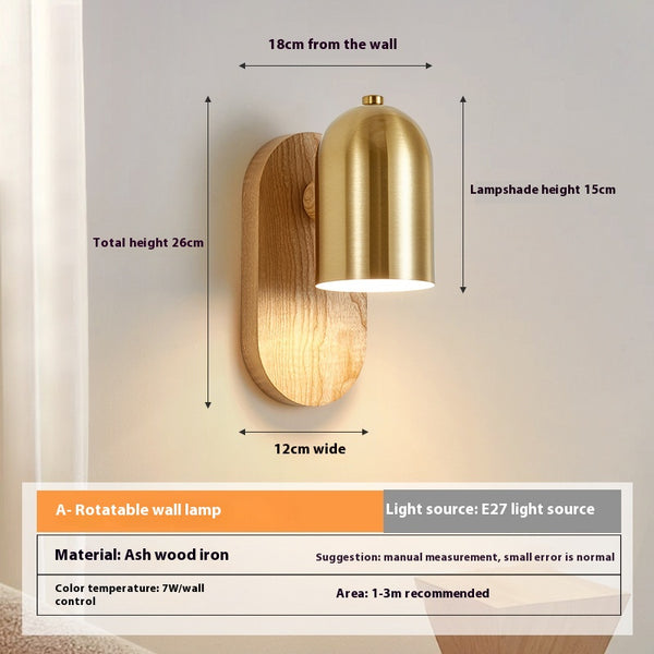 Wandlampe aus Massivholz im mittelalterlichen Stil