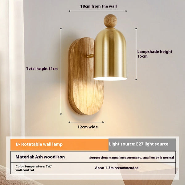 Wandlampe aus Massivholz im mittelalterlichen Stil
