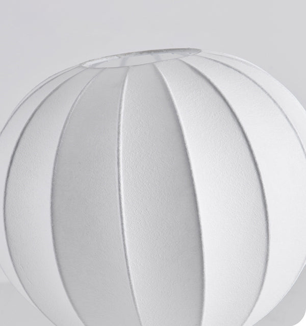 Lampe de table avec abat-jour en soie naturelle