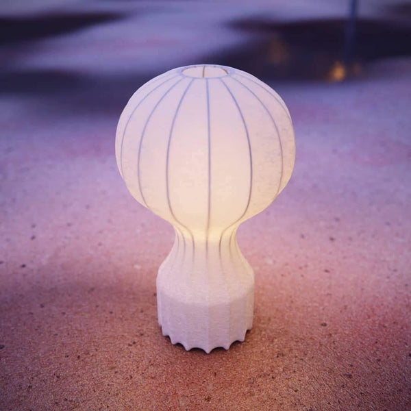 Lampe de table avec abat-jour en soie naturelle