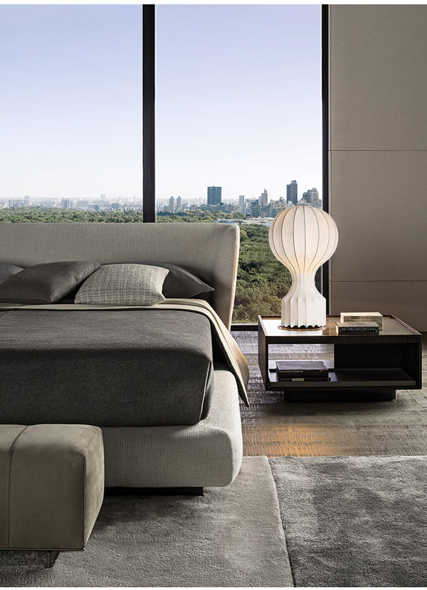 Lampe de table avec abat-jour en soie naturelle