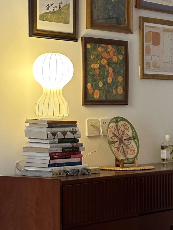 Lampe de table avec abat-jour en soie naturelle