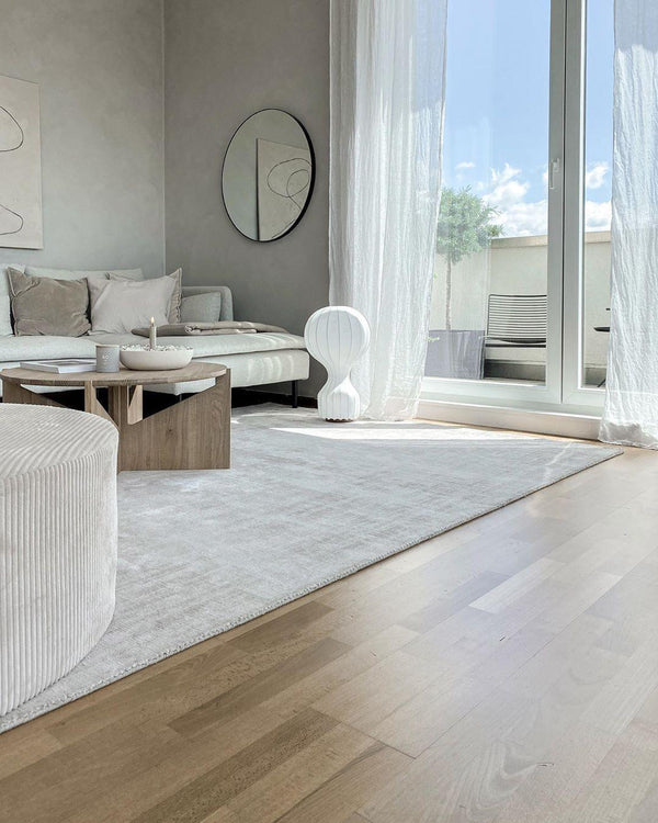 Lampe de table avec abat-jour en soie naturelle