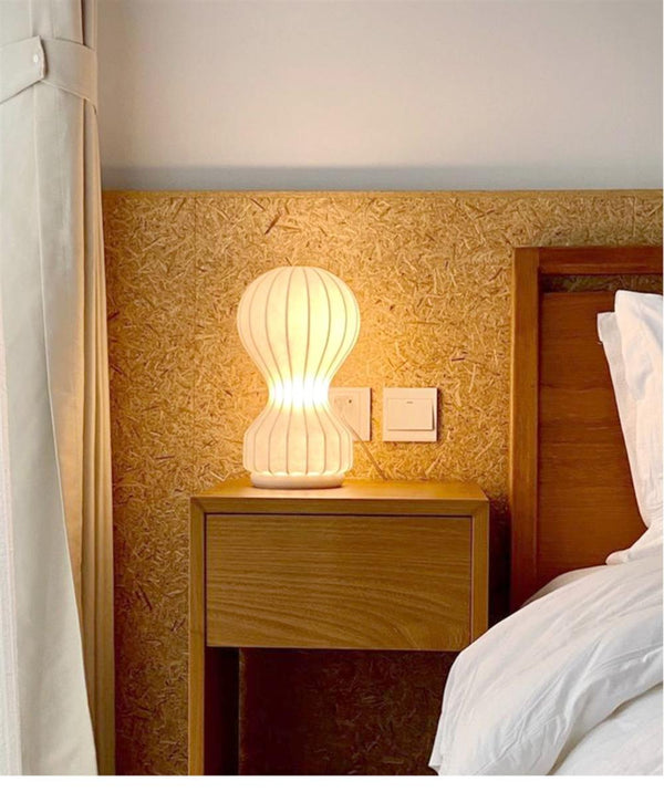 Lampe de table avec abat-jour en soie naturelle