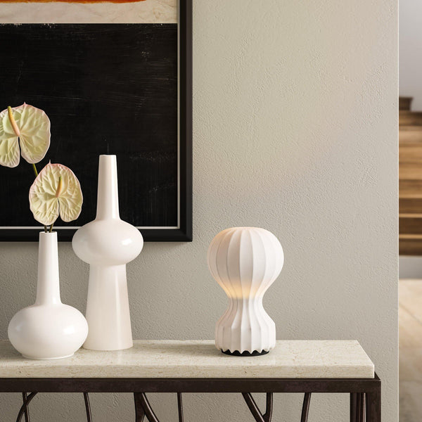 Lampe de table avec abat-jour en soie naturelle