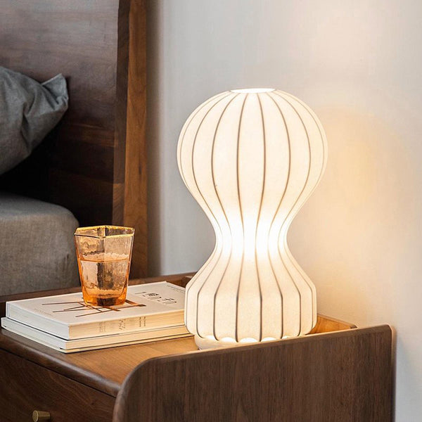 Lampe de table avec abat-jour en soie naturelle