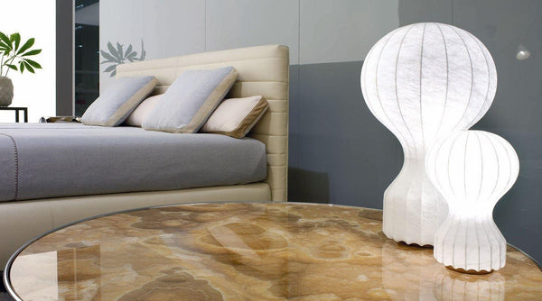 Lampe de table avec abat-jour en soie naturelle