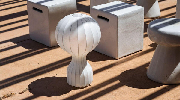 Lampe de table avec abat-jour en soie naturelle