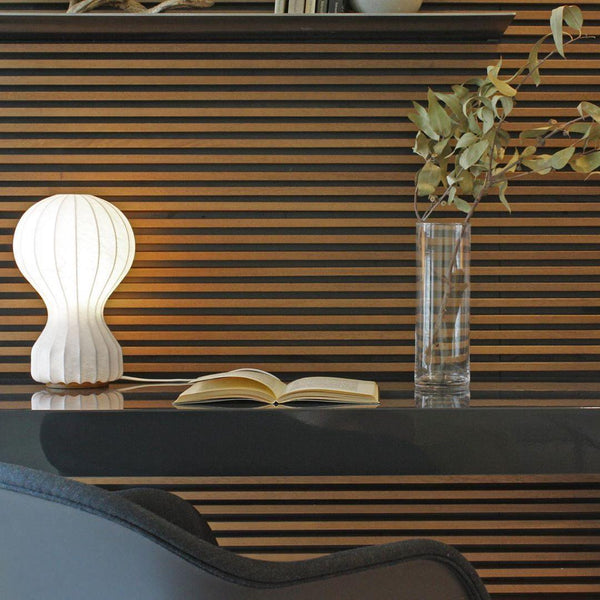 Lampe de table avec abat-jour en soie naturelle