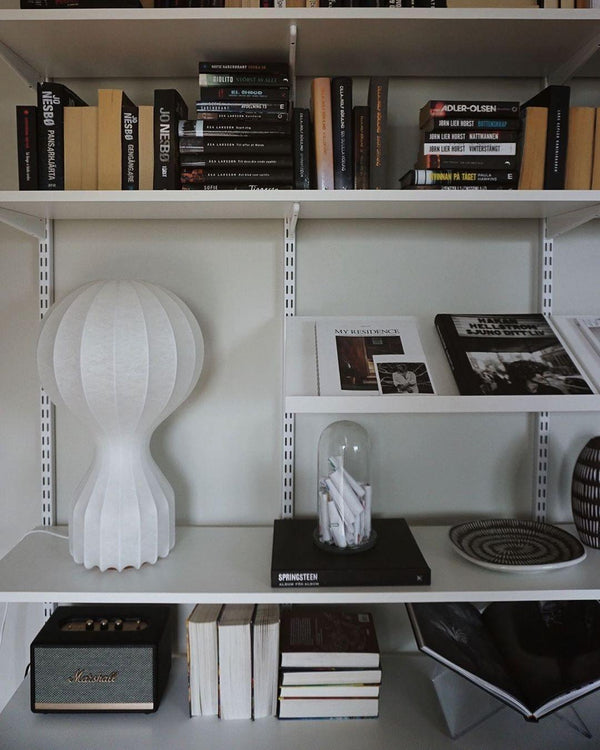 Lampe de table avec abat-jour en soie naturelle