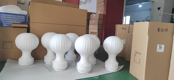 Lampe de table avec abat-jour en soie naturelle