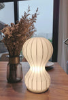 Lampe de table avec abat-jour en soie naturelle