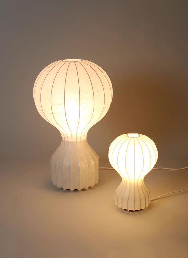 Lampe de table avec abat-jour en soie naturelle