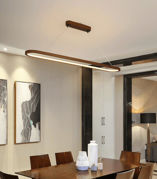 Ovale Pendelleuchte aus Massivholz