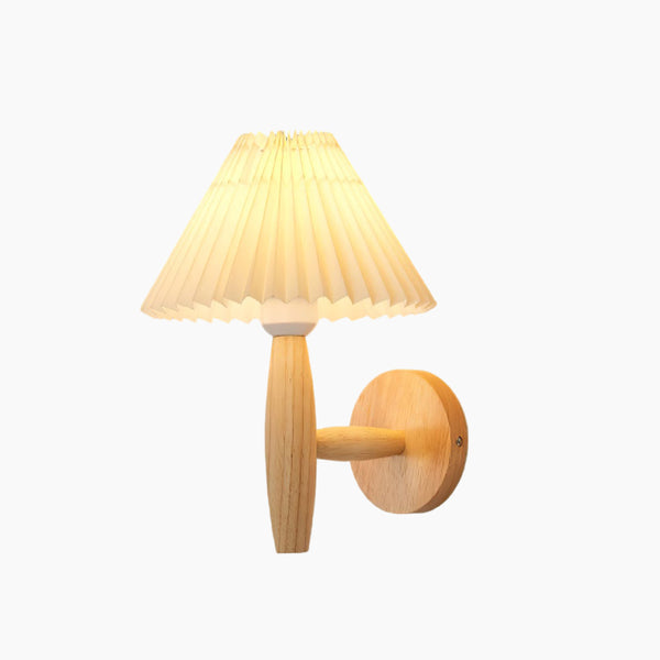 Wandleuchte aus plissiertem Stoff