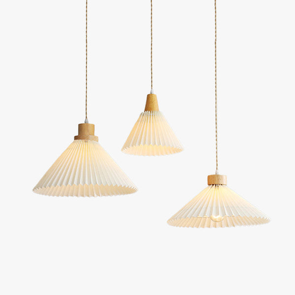 Hängeleuchte mit Plisseeschirm