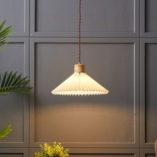 Hängeleuchte mit Plisseeschirm