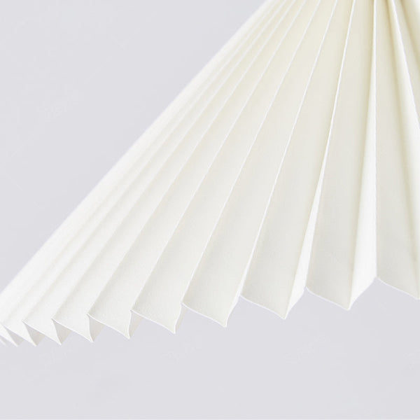 Hängeleuchte mit Plisseeschirm