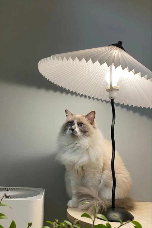 Lampe de table à abat-jour plissé