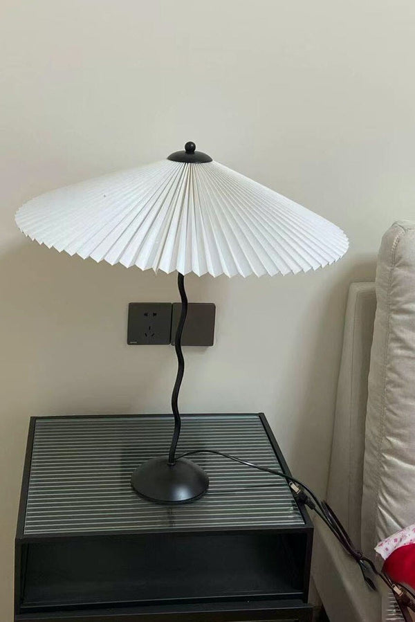Lampe de table à abat-jour plissé