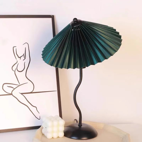Lampe de table à abat-jour plissé