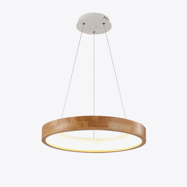 Runde Pendelleuchte, Esszimmer aus Holz