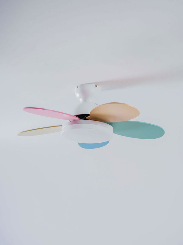 Multi-color petal ceiling fan lamp